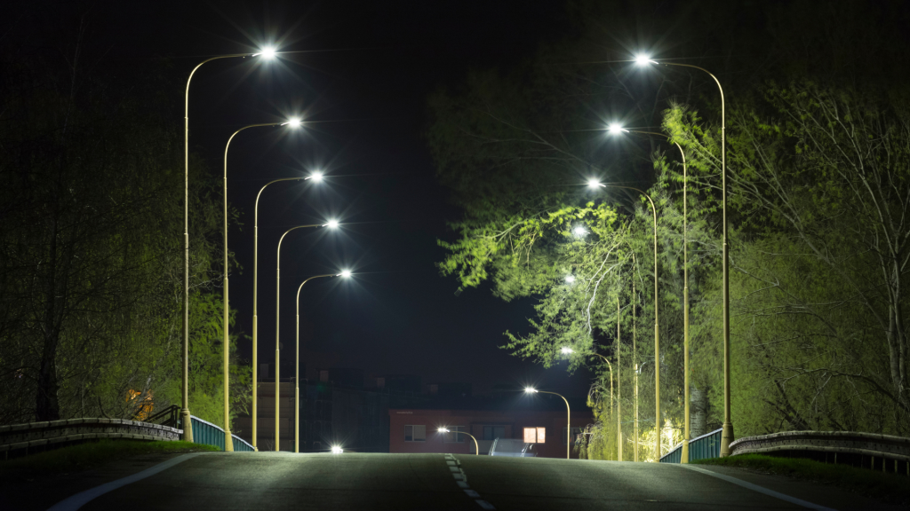 De Vatios a Lúmenes, de Lúmenes a Lux: La Guía Definitiva para Comprender el Rendimiento Lumínico